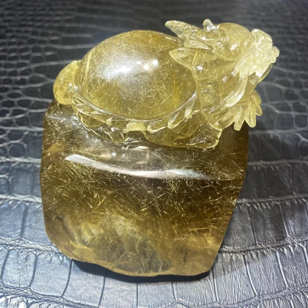 Wholesale Natural Crystal Pixiu Statue Hand Carving Quartz Gold Rutilated Crystal Pixiu Crafts for Feng Shui Decoration