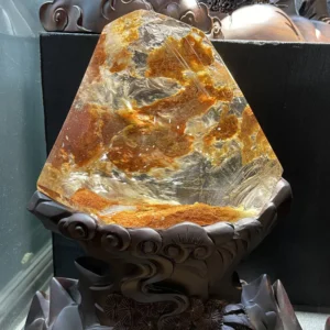 China Feng Shui Crystal Crafts Top Quality Polished Natural Golden Garden Scenic Phantom Quartz Rock Stone Collection Decoration