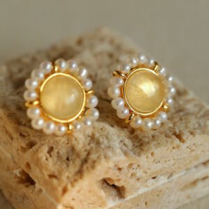 Minimalist Natural White Crystal Pearl Stud Earrings