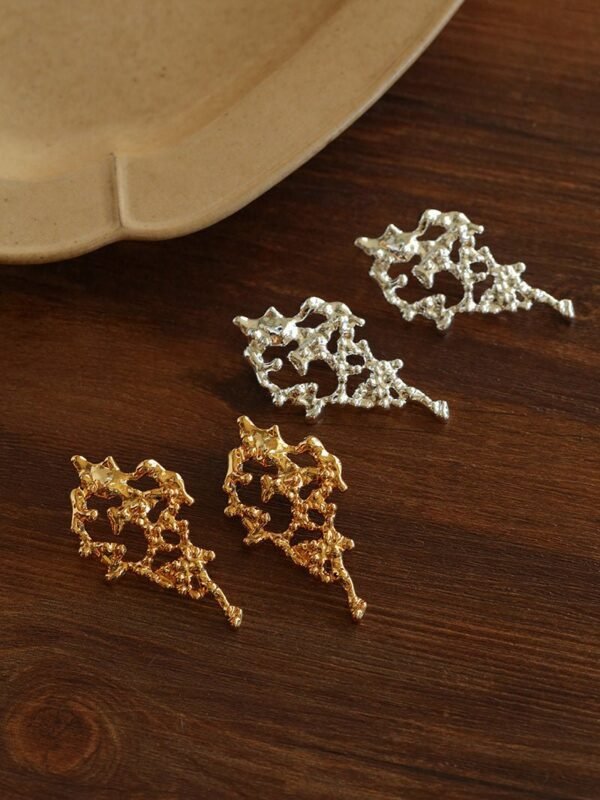 Confusa Earrings Skimmia Japonica Flower Bud Design